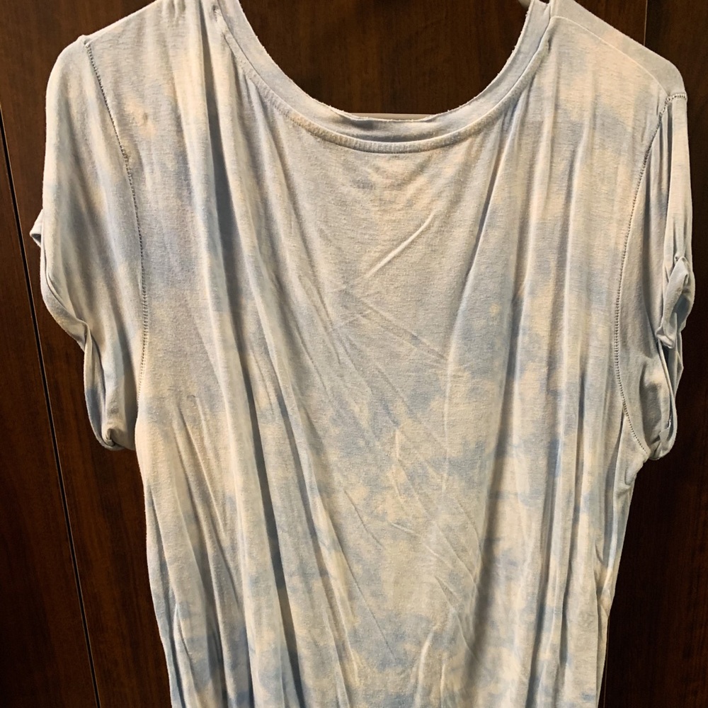 V-Neck Top - Picture 4 of 4